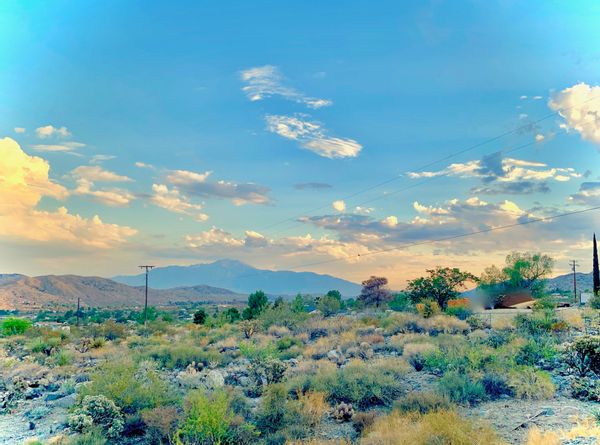 California Hi Desert Home with inspiring views!