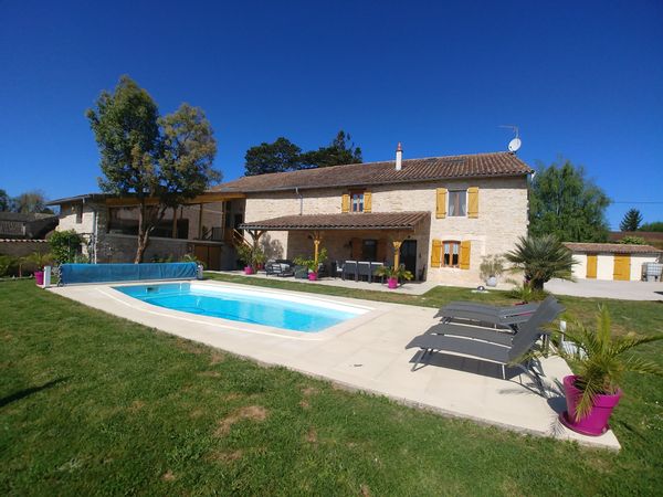 Available with GP at 2 dates : 2- 9 may  and 20-27 June  , south Burgundy's home