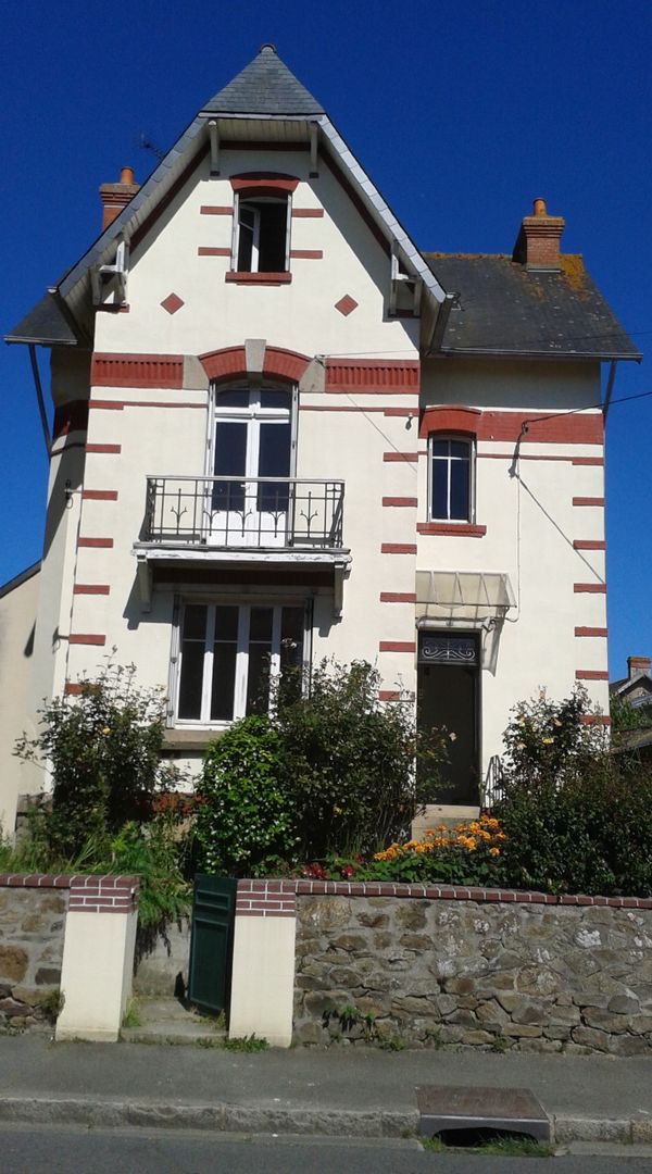 [Belle maison des années 1920 récemment rénovée à 15' des plages de la côte d'émeraude]
