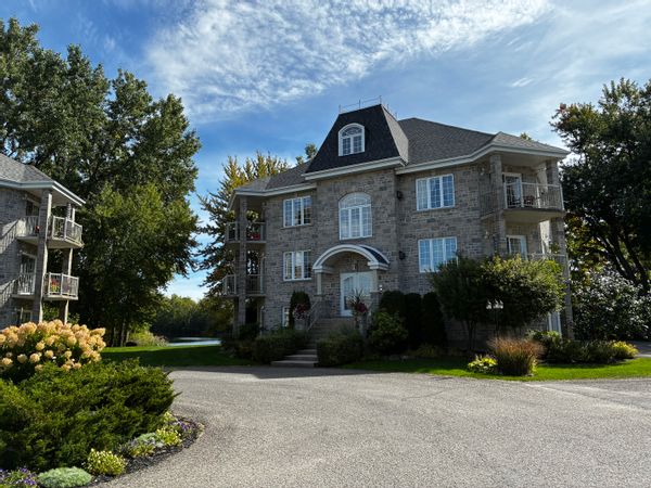 Escapade Parfaite : Condo-Chalet avec tout le confort de la ville