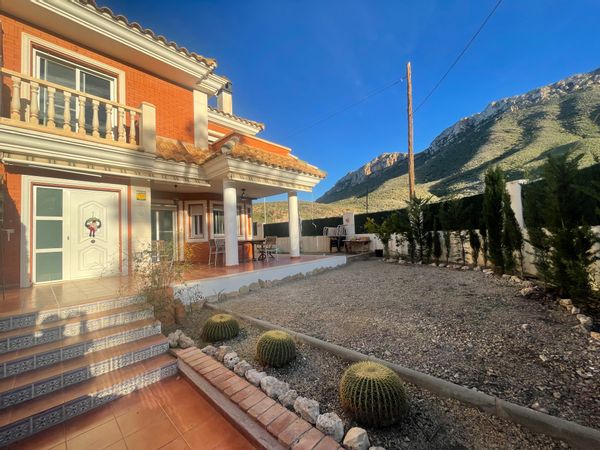 Lola and Fernando's house