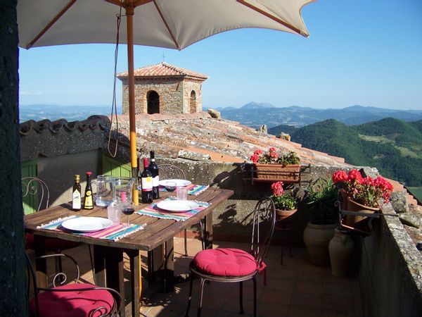 Italian medieval mountaintop       love nest