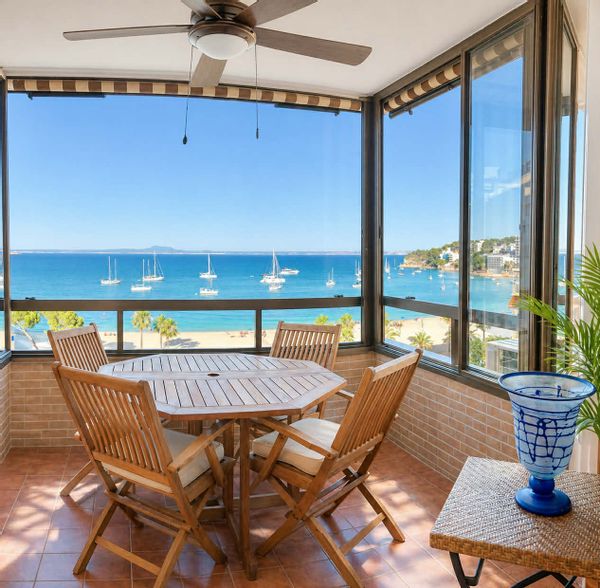 BEACHFRONT APARTMENT WITH STUNNING SEA VIEWS IN PALMANOVA