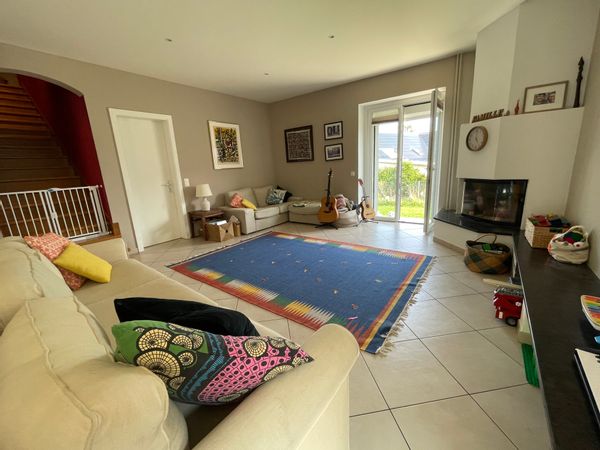 Sunny garden apartment, lake, mountains, village & Geneva