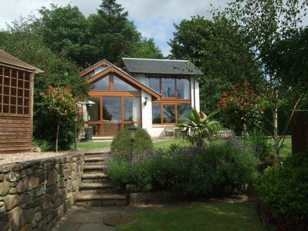 Detached Luxury Garden House , Scotland nr St Andrews and Edinburgh,