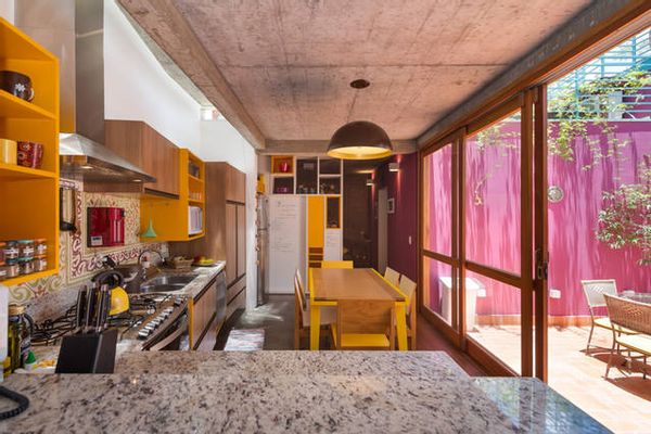 Casa na Janela (The House of Windows)