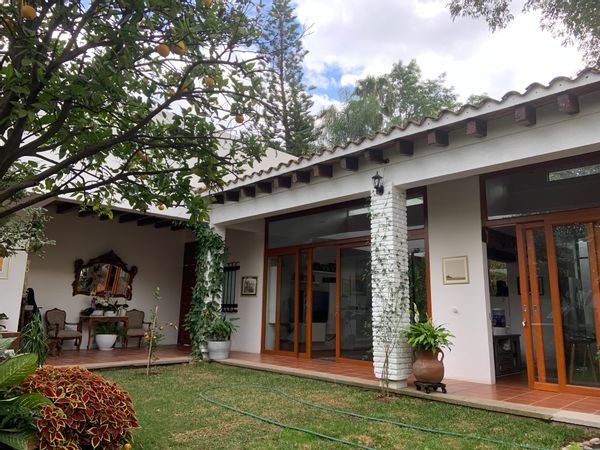 Daphne's house
