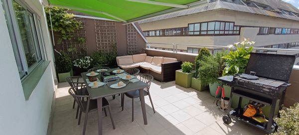 Penthouse in the city center and close to the beach