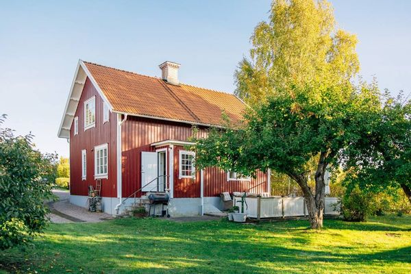 Charming Canal-Side Retreat by Lake Vänern