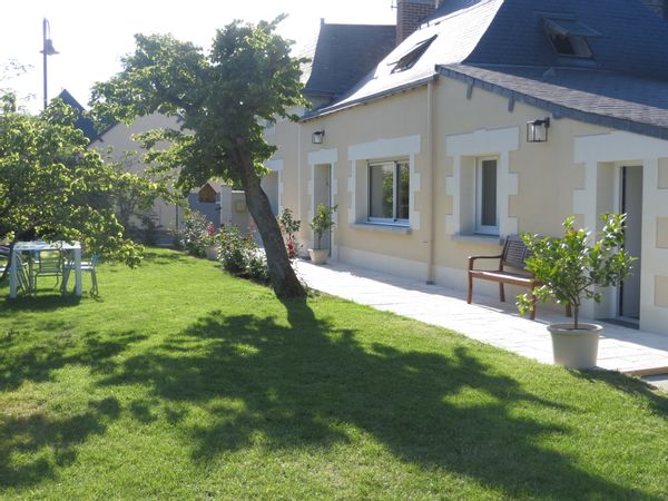 Maison de bourg plein sud à la campagne au cœur des vignes