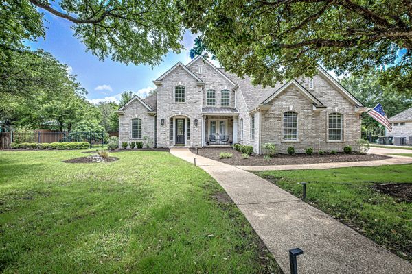 Bret & Tomi's Tranquil Garden Estate