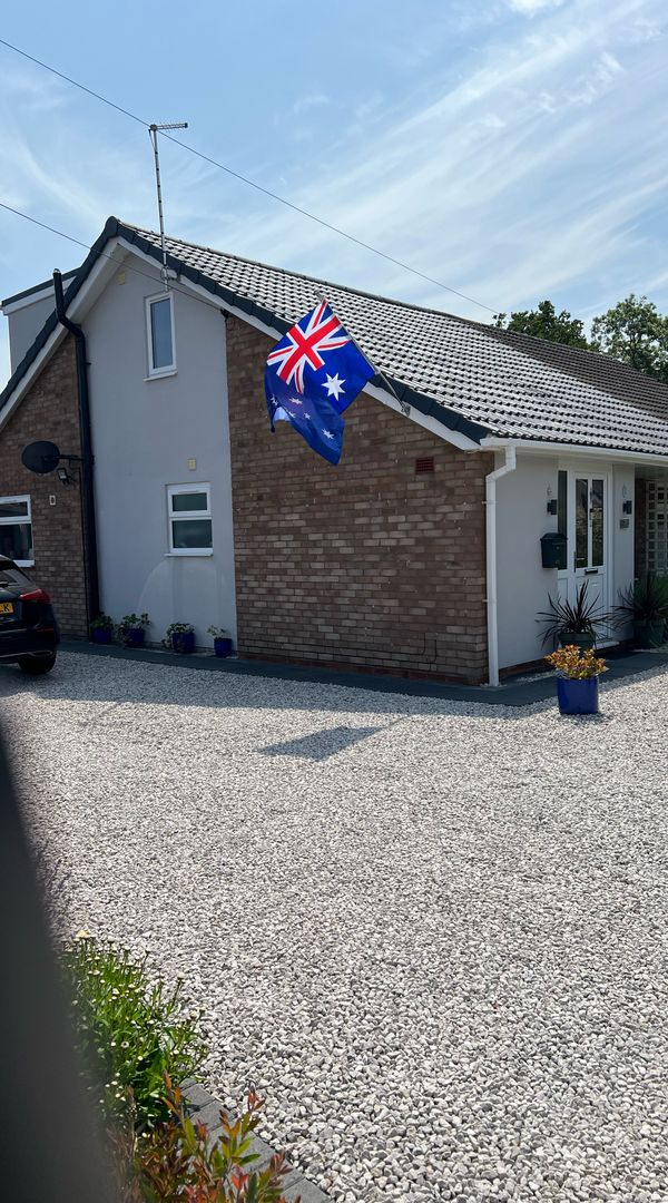 Lovely dormer-bungalow in central England, near to everything, excellent motorway and rail networks.