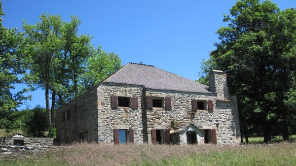 La maison de Pierre ancienne mais bien placé pour visiter l'Ardèche authentique