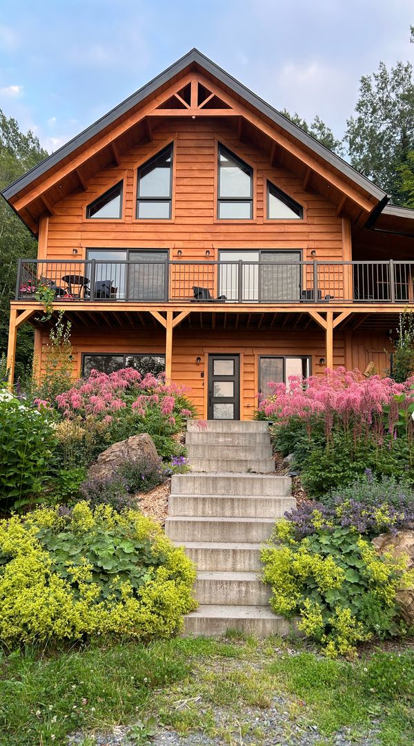 Magnifique chalet en bois en bord de lac à Saint-Fabien (Parc national du Bic)-6 nuits minimum-