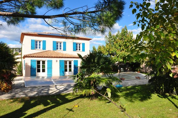 MAISON PAS LIBRE CET ETE  / Belle villa au pieds des Cévennes et au bord du fleuve l'Hérault