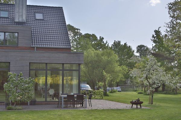 Modern hideaway close to Hamburg