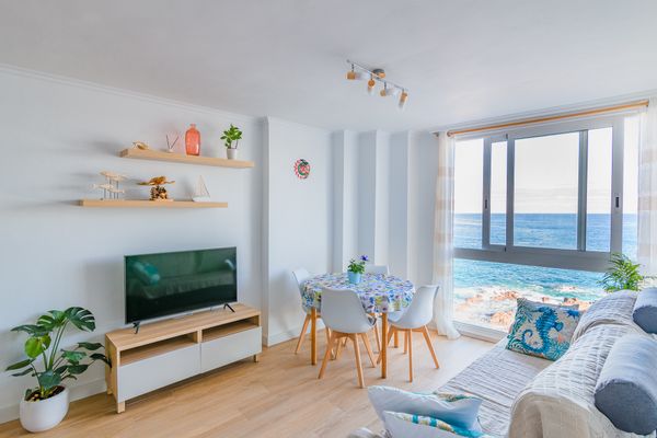 Fantastic apartment just in front of the sea in the center of Puerto de la Cruz. Tenerife. (winter 2023 fully booked)