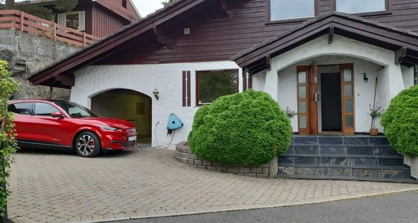 Spacious family house near Oslo city center and forrest lakes