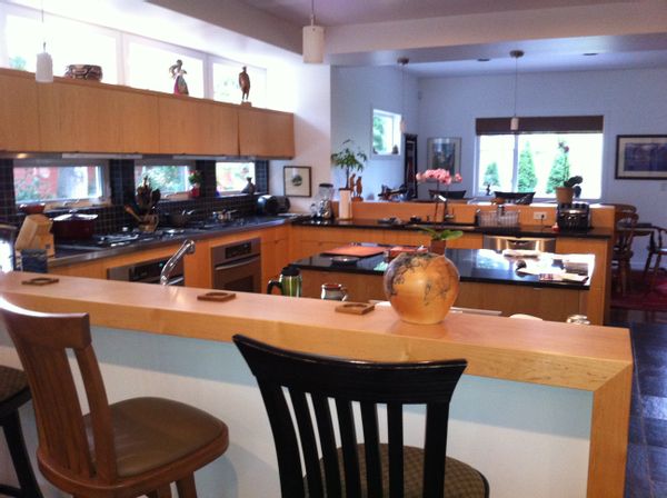 Bright, Modern Home near Gorge Waterway, Victoria, BC