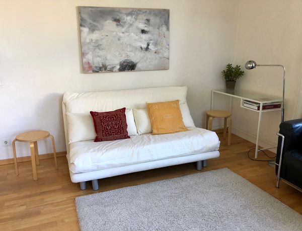 Central, quiet and sunny with Cathedral and Koelnmesse within walking distance
