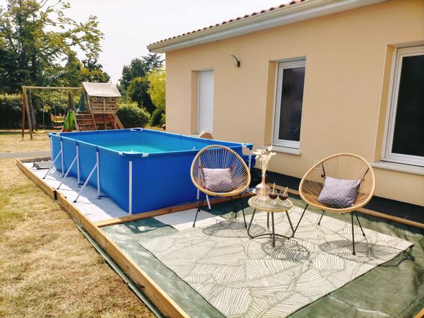Maison rénovée à seulement 25 min du puy du fou : un grand terrain arboré avec piscine l'été !