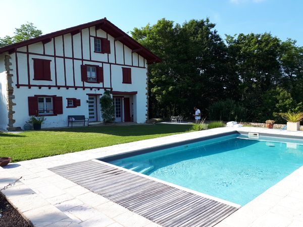 MAISON DE CAMPAGNE AU PAYS BASQUE