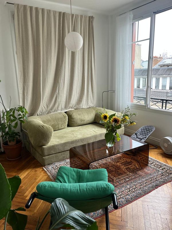 Luminous and Chic Parisian Appartment