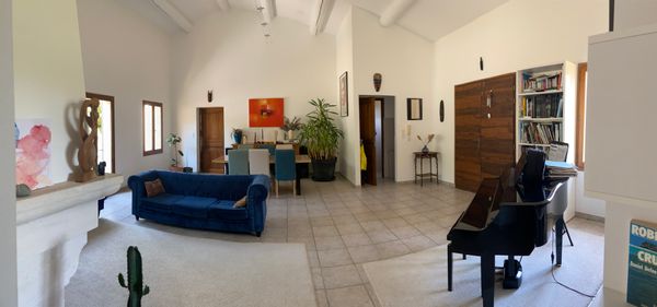 Large villa with a swimming pool in Provence