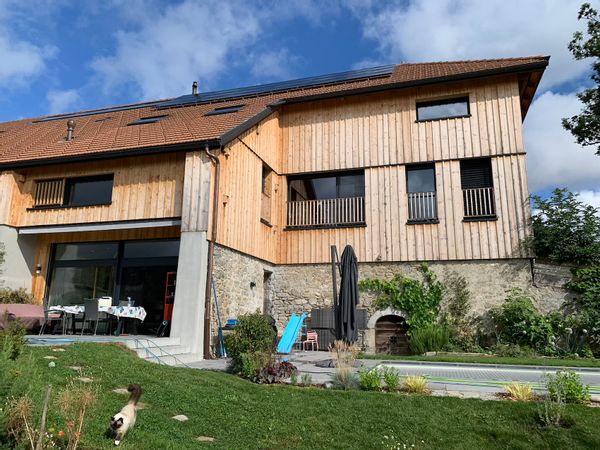 Magnifique maison neuve avec beaucoup de cachet, disponible à Noël contre GP