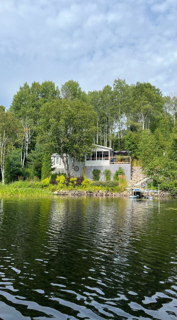 Le Petit Bateau - Havre de paix au bord du lac Goth - Saguenay