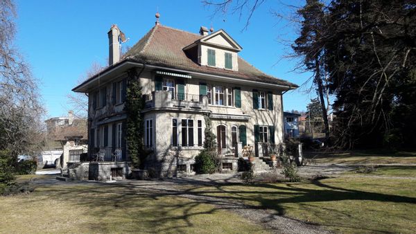 Maison familiale avec vue sur le lac et les Alpes