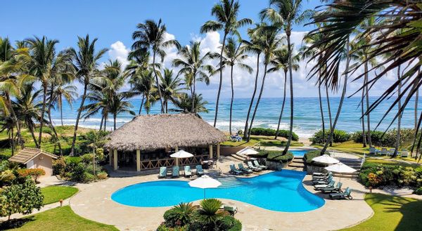 Oceanfront Penthouse Paradise: Soaring Ceilings & Breathtaking Ocean Views