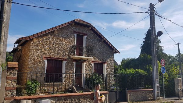 Maison Idéale pour visiter Paris tout en profitant d'un village typique ! Entre ville et campagne