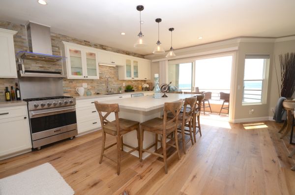 Beach Front upgraded Condo (Oceanside - San Diego) ** Looking for exchange's only **