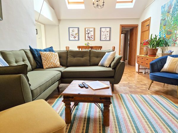 Four bedroom historic cottage near Bath and Wells