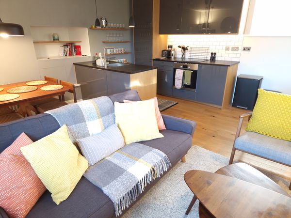 Stylish two bedroom apartment in the centre of Wells