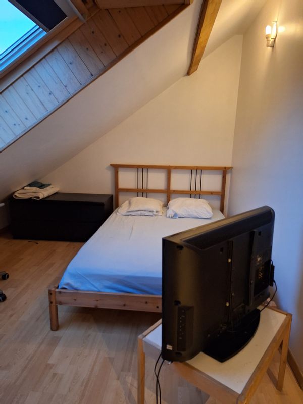 Chambre privée dans notre Maison familiale à Villennes sur Seine,  accès train Paris, piscine