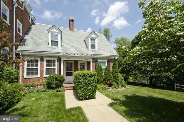 Remodeled historic townhome, 10 minutes to DC