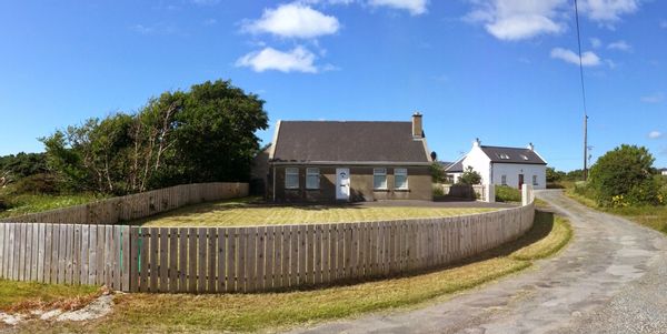 Beautiful home with 5 bedrooms, living kitchen area, with an open fire