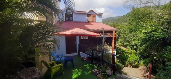 Duplex "Toti la" plage de Malendure- Bouillante. En Hiver il est en location