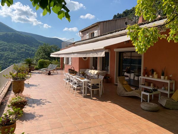 villa  with stuning view over sea near Nice and Cannes
villa avec vue mer panoramique  proche Nice