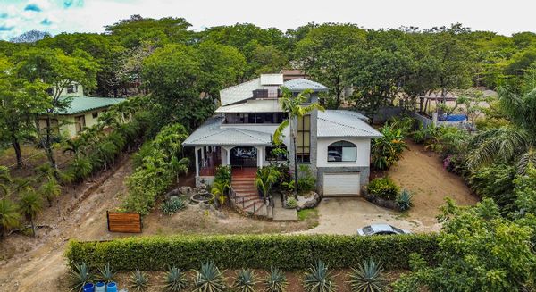 5bedrooms pool villa Guanacaste surf
