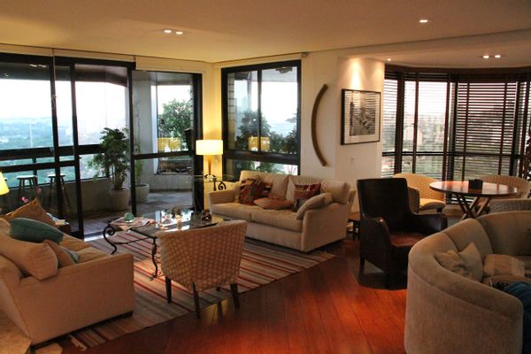 Mauricio Magalhaes & Cris Olivieris hus