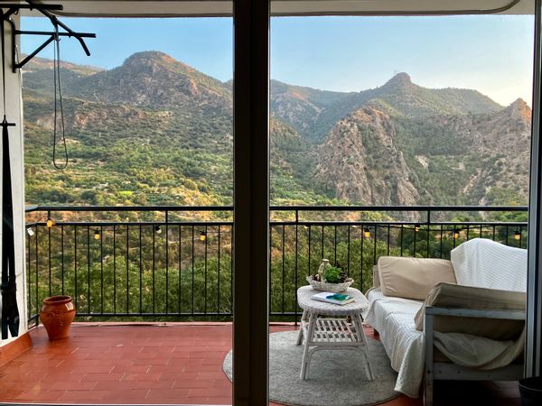 Mountains retreat with all the services