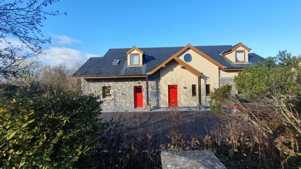 Five bedroomed house in the West of Ireland by the Atlantic Ocean