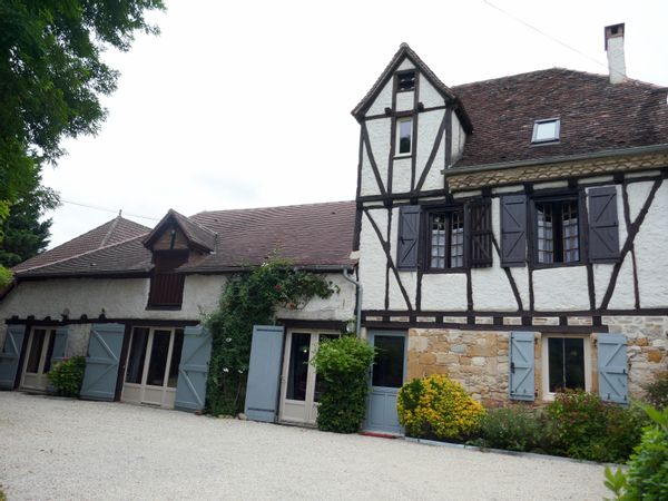 Vallee de la Dordogne:  grande demeure de charme du 18e siècle,  avec piscine, proche Dordogne