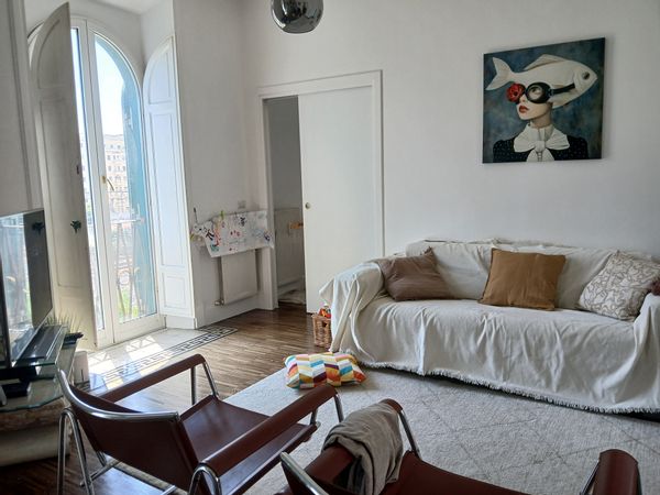 Sunny Rome Oasis: bright flat, few steps from top historic sights & nightlife!