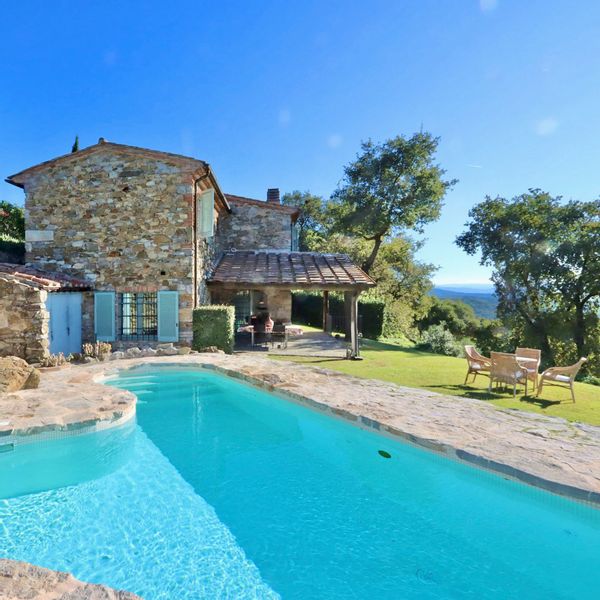 Toskanisches Steinhaus mit Pool und grandioser Aussicht - Natur und Privatsphäre pur
