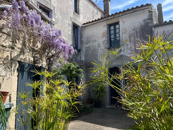 Maison ancienne au coeur du village,