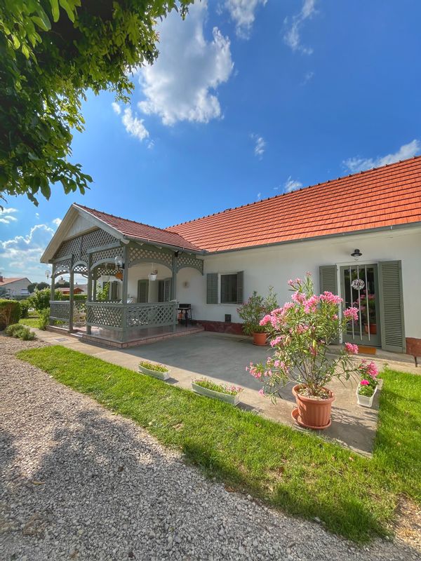 huis van Arpad and Eva